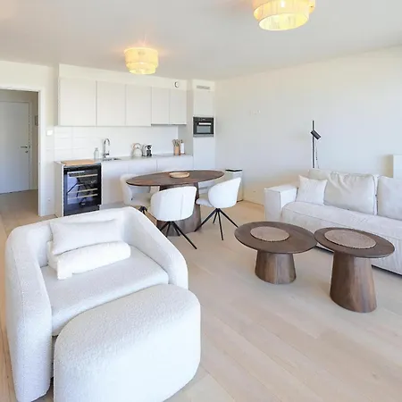 Apartment Lovely In